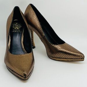 Vince Camuto Bronze/Gold Snakeskin textured 6M/36.5 High Heeled Shoes
